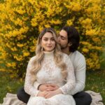 لحظه عاشقانه در باغUltra realistic romantic outdoor...