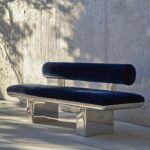 Теперь на всех остановках городаA bench designed in the style of Jony Ive and in...