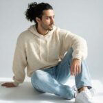 پرامپت دختر / پسر  / پسر  Ultra realistic fashion editorial portrait...