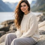 پرتره‌ی آرامشِ ساحلِ شمالی Use the uploaded...