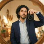 پرامپت دختر / پسر  / پسر  Ultra realistic cinematic mirror selfie...