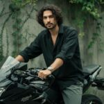 جوان آسیایی، نگاه نافذ، قدرت پنهان An...