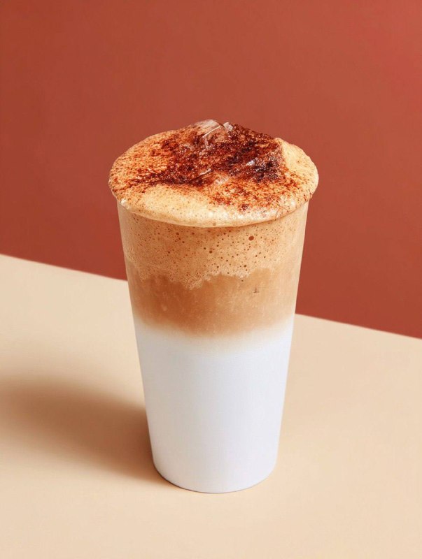 cmzhJjzZvubWlcXdBJ1pj5Kiv9AL5HnakFTCHZtzXx8oMsaE682p38ip3jnbASSFNUxBfTIKuDZy5gLjXdNxcl_CYJ94euFgbH1s.jpeg PromptIce latte cup mockup high quality commercial... - تصویر 1