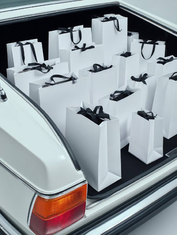 dN3kRwVjuj0kg5UBBScM5gIcUfSscoxk-wZGUbTcudSQSqozNn8IsSULBp4J7DK_ErDZhPcZ2u7aU6gtn0mgMU_v0Ru0WRjYMrPA.jpeg Prompt: Professional product photography of multiple plain... - تصویر 1