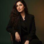 پرترهٔ استودیویی سینمایی واقع‌گرایانهA realistic high end...