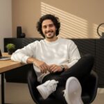 پرترهٔ شیک در فضای مدرن داخلی Ultra...