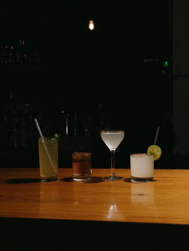 sA3p65gcxlCPUlPg3tJ0uhIZjUcojyTei4fxrha5xMPqkpL0SEwB9yxm6qAHCAH23Y9S1cVybLO7ZRd9TwAJqgrk4nb7Zw_l6G42.jpeg Promptcoctails set in the bar high quality... - تصویر 1