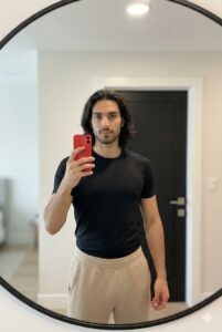 پرامپت دختر Ultra realistic 2:3 indoor mirror-selfie portrait built 100% from th...