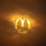 ЗалипательноThis years Solar Eclipse was sponsored by Mcdonalds, the famous shap...