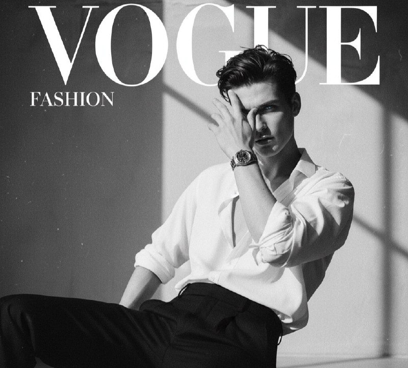 پرامپت Black and white Vogue fashion editorialcover...