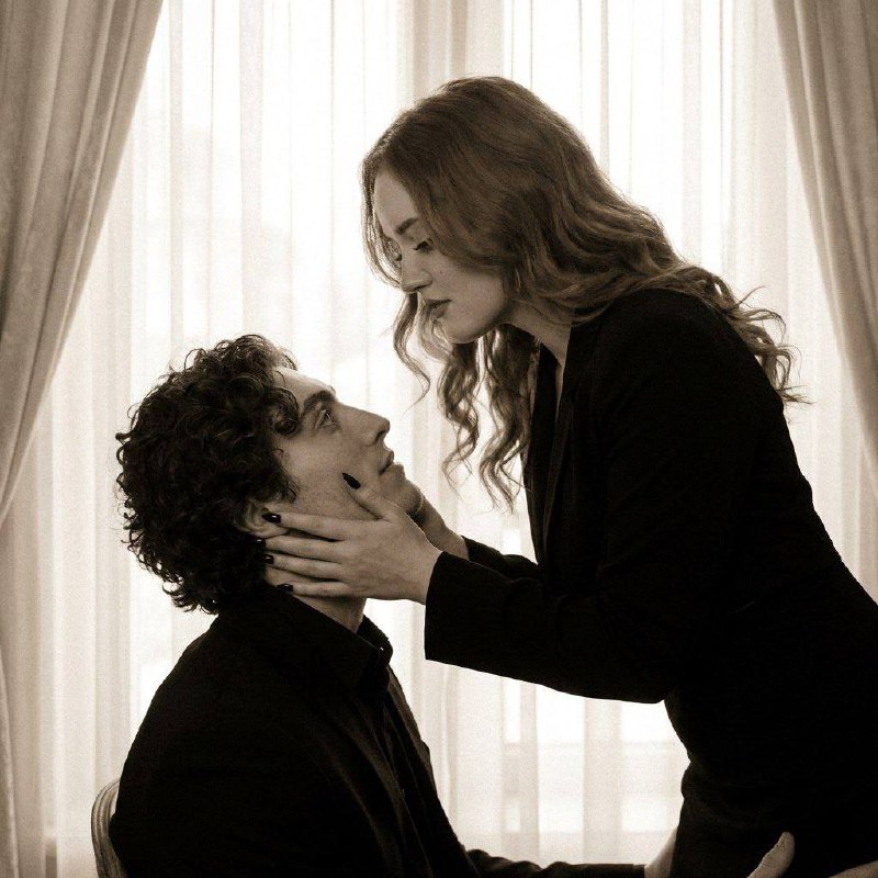 Винтажная фотография в приглушенных тонах сепии имитирующая...