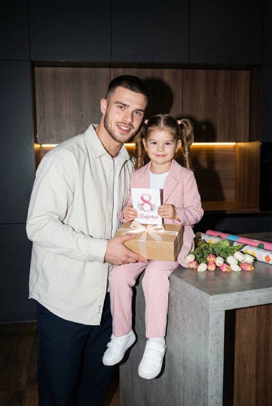 Happy day’s Меню создать изображение NANO BANANO...