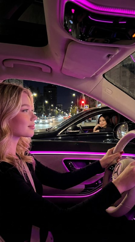 Создаем фото с подругой в соседних автоВажно!...