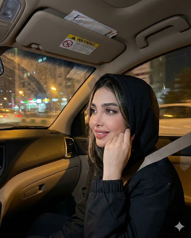 چهره ی عکس رفرنس، بدون کوچک ترین...