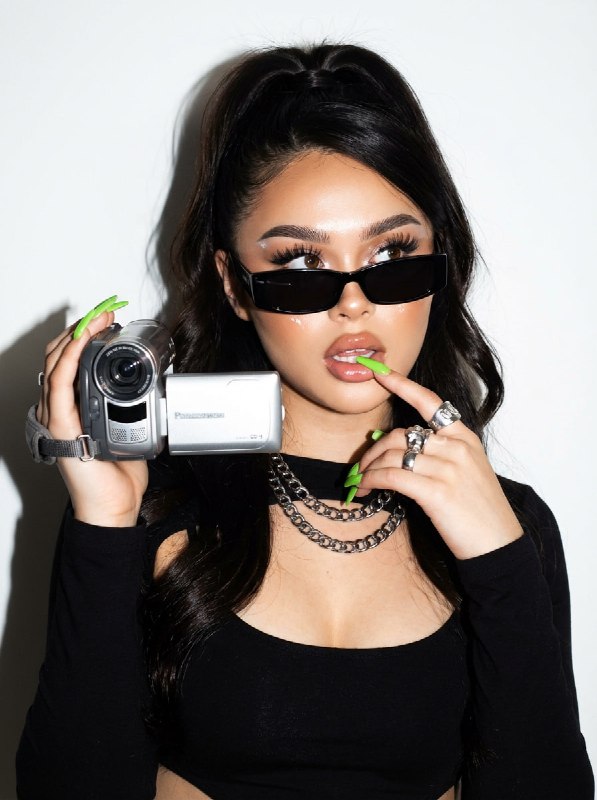 Делаем фото с камерой в стиле Y2KВажно!...