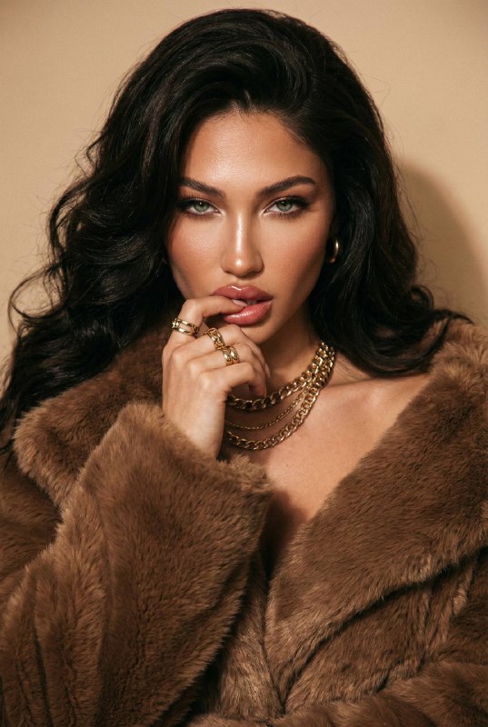 Golden Tease Меню создать изображение NANO BANANO...