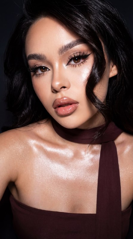 Создаем селфи с сияющим макияжемВажно! Чтобы добиться...