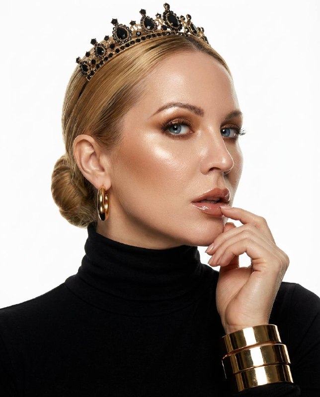 Привет хорошики с пятницей!Directed glossy haute couture...