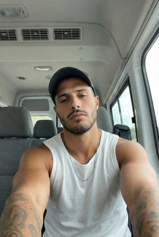 Transit Selfie Меню создать изображение NANO BANANO...