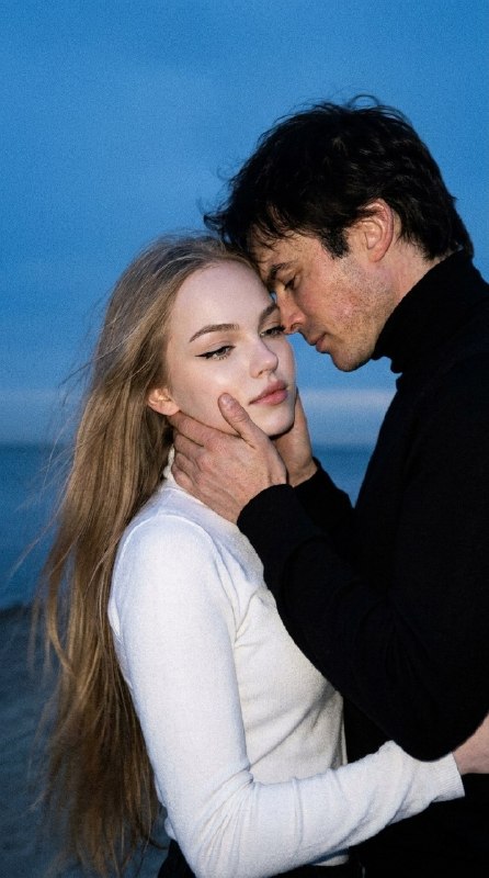 2⃣1⃣0⃣4⃣«его руки пахнут ноябрьским ветром и спокойствием...