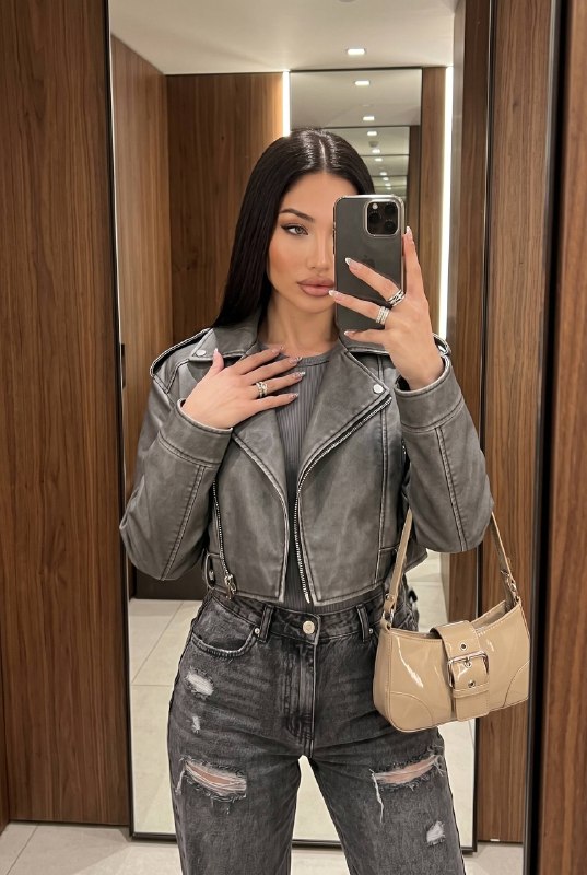 Mirror Style Меню создать изображение NANO BANANO...