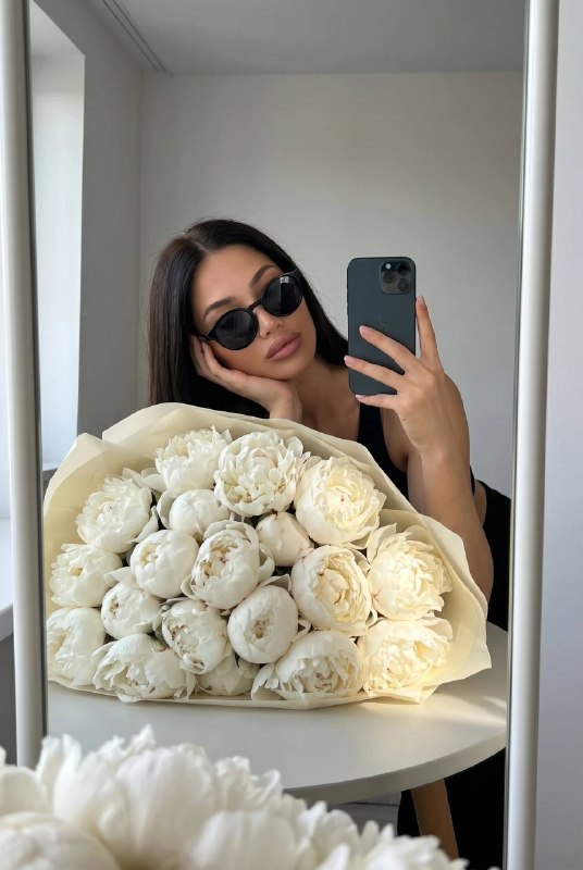 Peony MirrorМеню создать изображение NANO BANANO PRO...