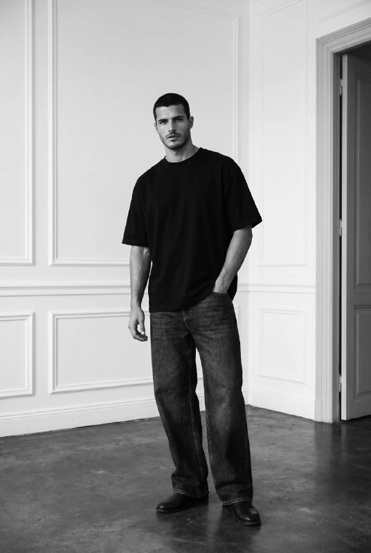 Minimalist BlackМеню создать изображение NANO BANANO PRO...