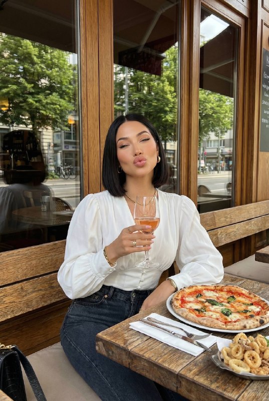 Cafe Moment Меню создать изображение NANO BANANO...