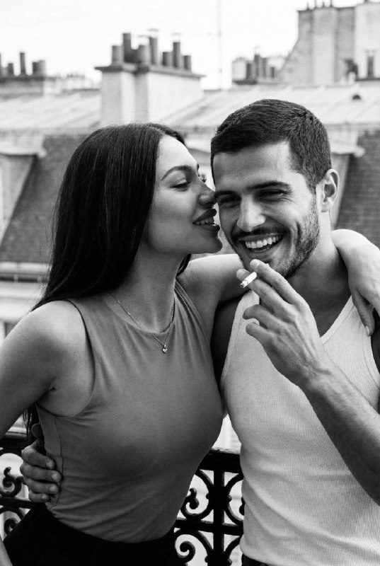 Balcony Kiss Меню создать изображение NANO BANANO...