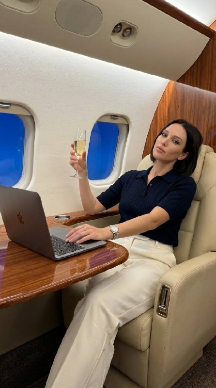 PROMPTGemini • Midjourney • Grok…