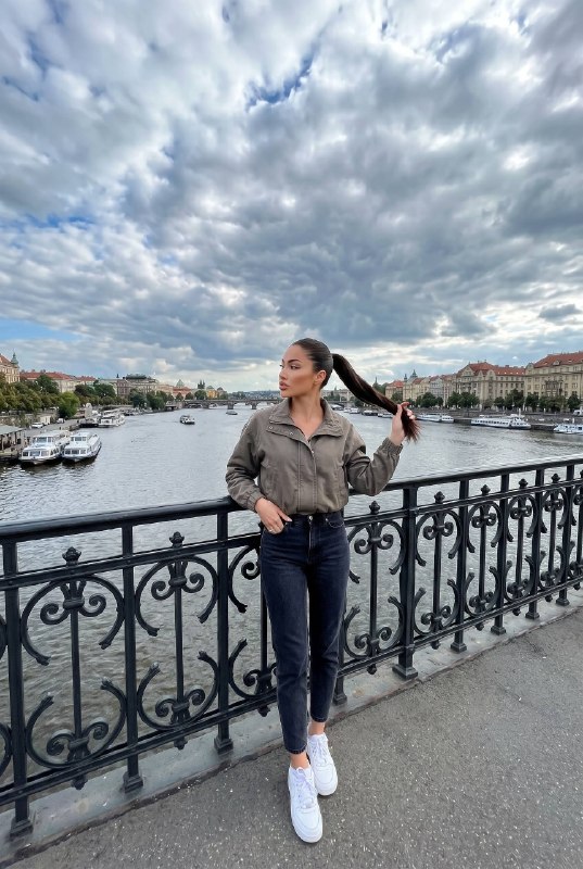 Bridge Stroll Меню создать изображение NANO BANANO...