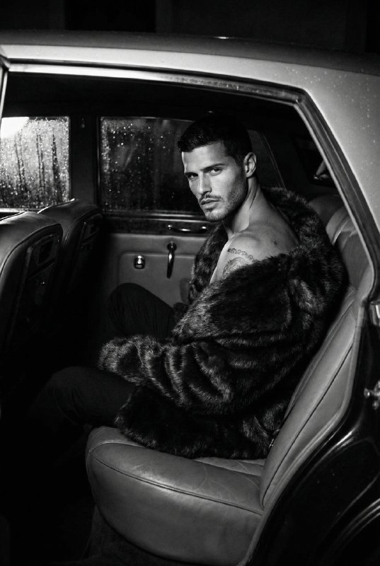 Noir Passenger Меню создать изображение NANO BANANO...