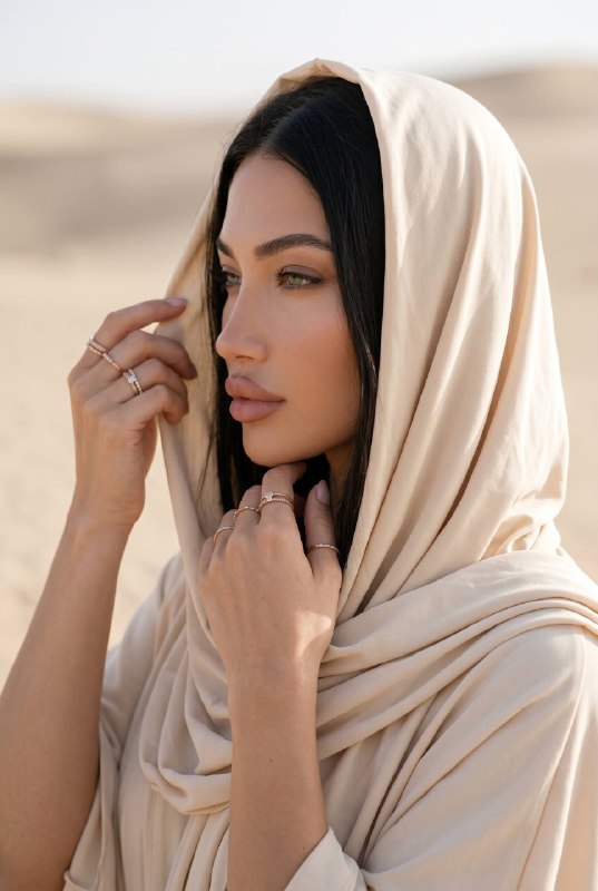 Desert Portrait Меню создать изображение NANO BANANO...