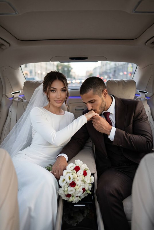 Wedding CarМеню создать изображение NANO BANANO PRO...