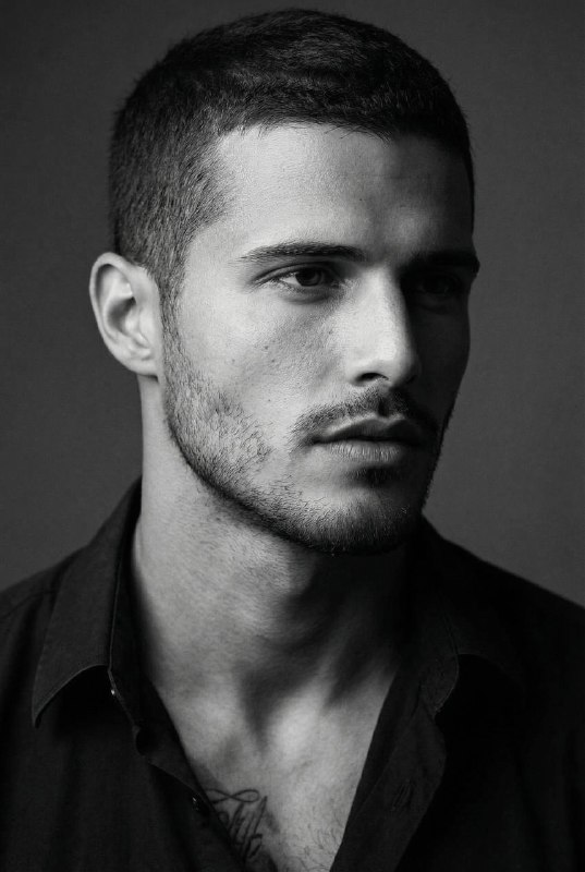 Monochrome Masculine Меню создать изображение NANO BANANO...