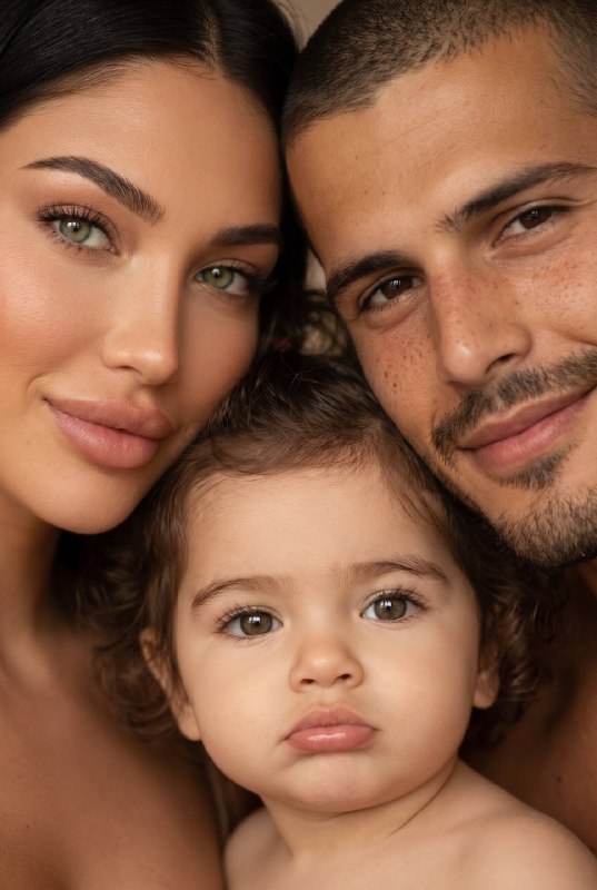 Family Closeup Меню создать изображение NANO BANANO...