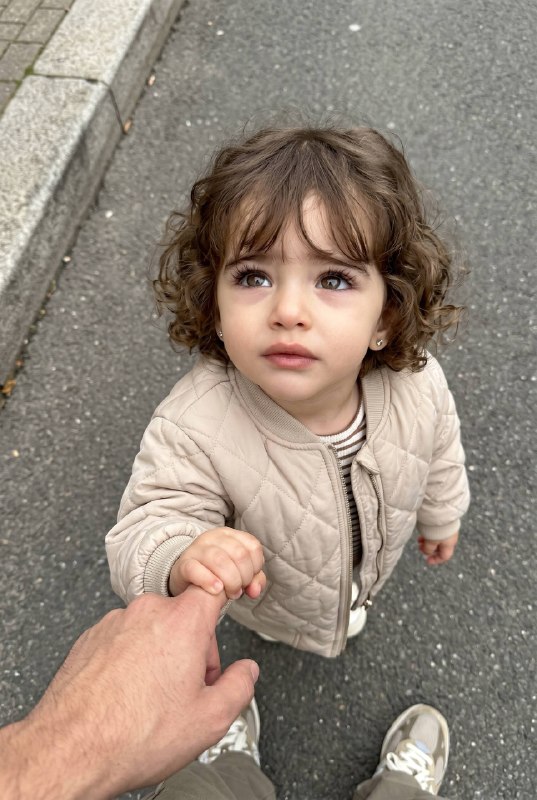 Tiny Reach Меню создать изображение NANO BANANO...