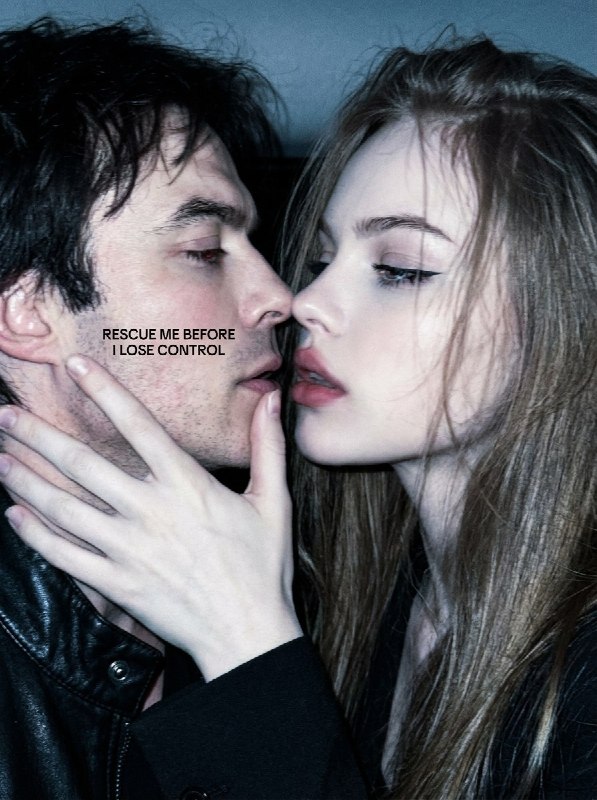 «Я чувствую как твое дыхание обжигает мои...