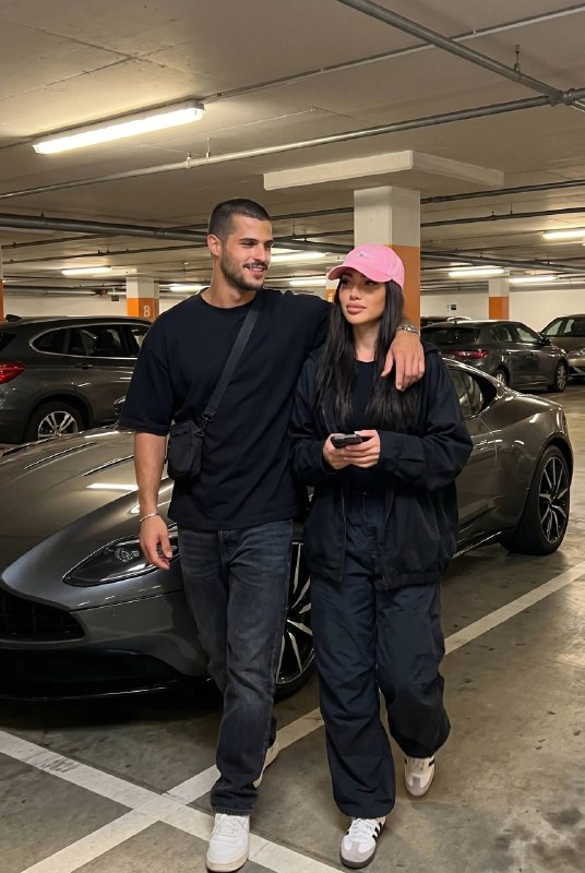 Parking Garage Меню создать изображение NANO BANANO...