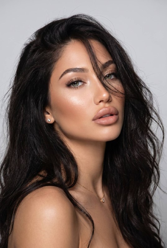 Sultry Gaze Меню создать изображение NANO BANANO...