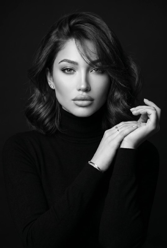 Elegant Gaze Меню создать изображение NANO BANANO...
